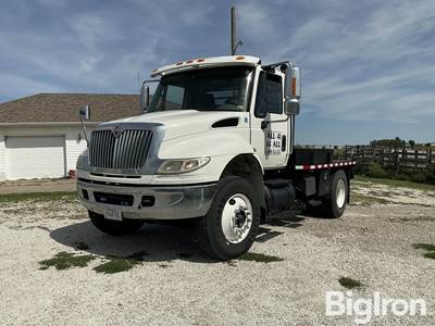 2007 International 8500 HT570 Flatbed Cab & Chassis