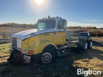 1993 International 9000 Series 9400 T/A Cab & Chassis Truck