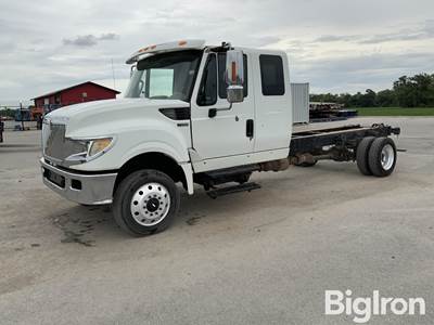2015 International TerraStar 4x4 Extended Cab & Chassis