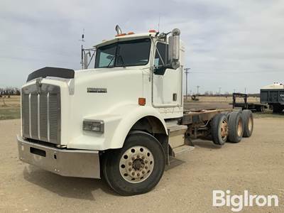 1999 Kenworth T800B Cab & Chassis
