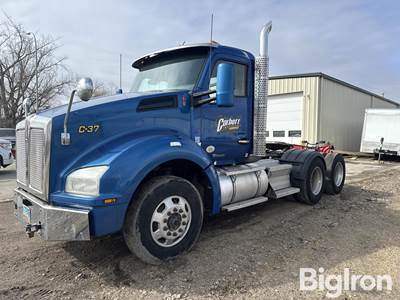 2016 Kenworth T880 Truck Tractor w/Wet Kit