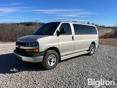 2006 Chevrolet Express G3500 11 Passenger Van