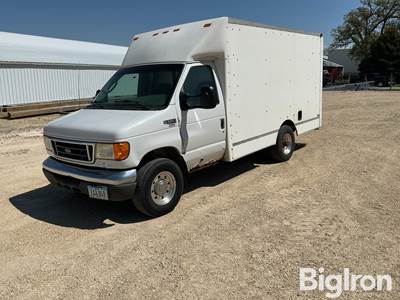 2005 Ford E350 Utility Box Van