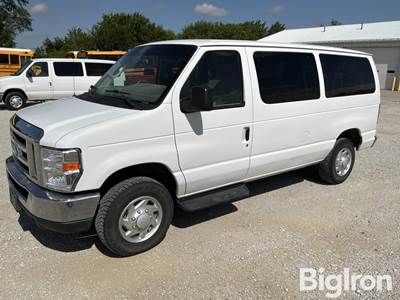 2014 Ford F350 XLT Passenger Van