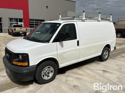 2017 GMC G2500 2WD Cargo Van