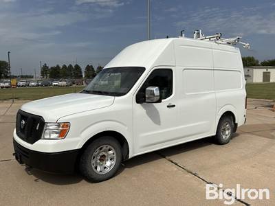 2017 Nissan NV2500 4x4 Service Van