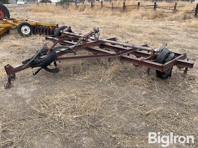 Graham Hoeme L Chisel Plow