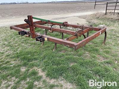 International 55 10' Chisel Plow