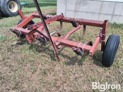 IH 55 Chisel Plow