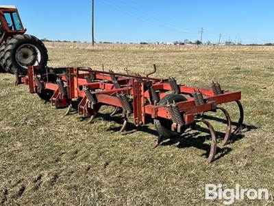 International Harvester 5500 Chisel Plow