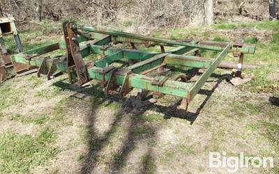 John Deere 100 10' Chisel Plow