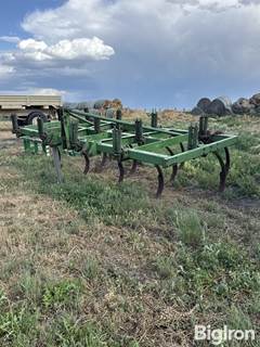 John Deere 100 12' Chisel Plow
