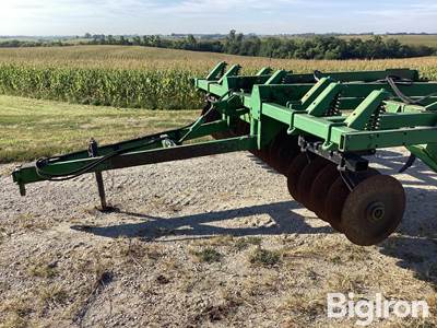 1985 John Deere 712 -9 Shank Disk Chisel Plow