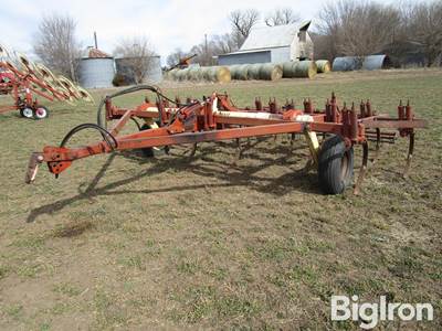 Krause 1072 16' Chisel w/2 Bar Harrow