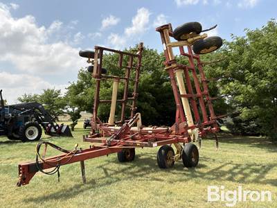 Krause 4336A Chisel Plow