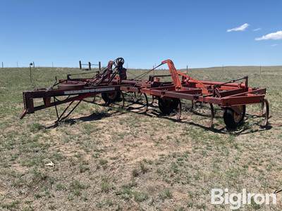 Massey Ferguson 125 Chisel Plow