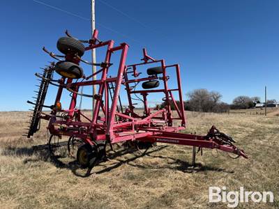 Sunflower 2433-31 Chisel Plow