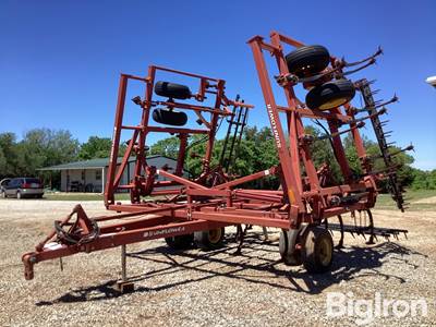 Sunflower 2433-31 31’ Chisel Plow