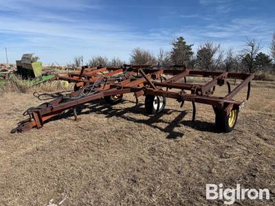 Sunflower B-21 21' Chisel Plow