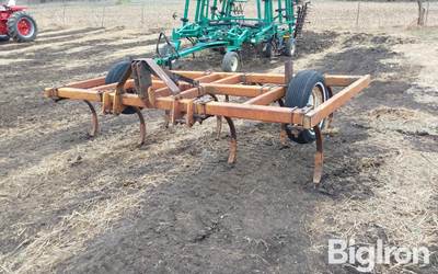 11' 3-Pt Mounted Chisel Plow