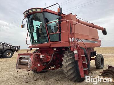 1996 Case 2166 2WD Combine