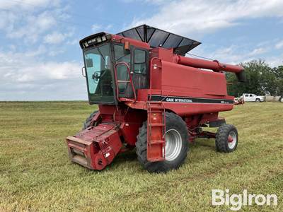 1991 Case IH 1660 4x4 Combine