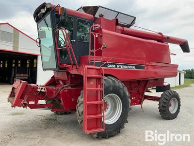 1992 Case IH 1660 2WD Axial Flow Combine