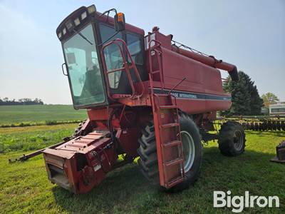 1988 Case IH 1660 Axial-Flow Combine w/Rear Wheel Assist