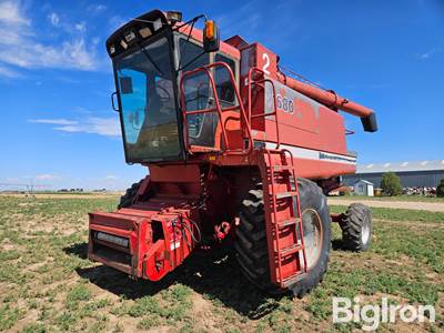 Case IH 1680 Combine