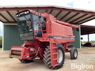 1993 Case IH 1688 2WD Combine