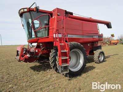 2002 Case IH 2388 2WD Combine