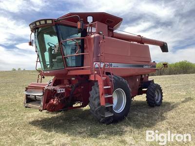 Case IH 2388 Combine