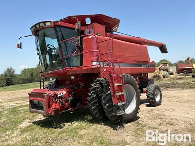 2002 Case IH 2388 2WD Combine