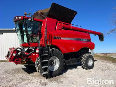2011 Case IH 5088 2WD Combine