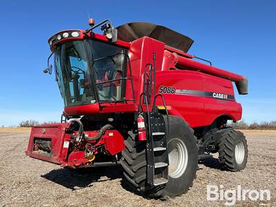 2011 Case IH 5088 2WD Combine