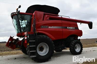 2011 Case IH 6088 2WD Combine