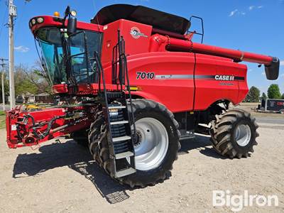 2007 Case IH 7010 Axial Flow 4WD Combine