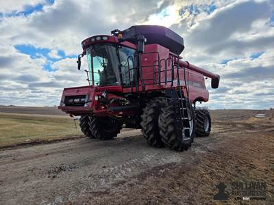 2010 Case IH 7120 2WD Combine
