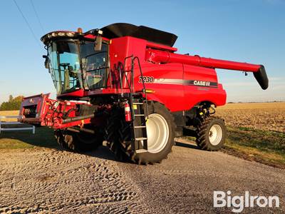2013 Case IH 7230 2WD Combine