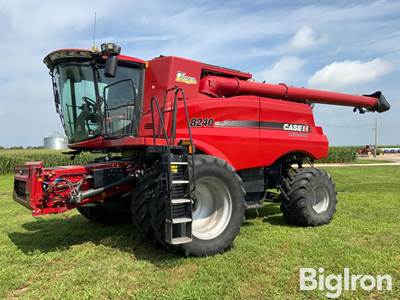2016 Case IH 8240 4WD Combine