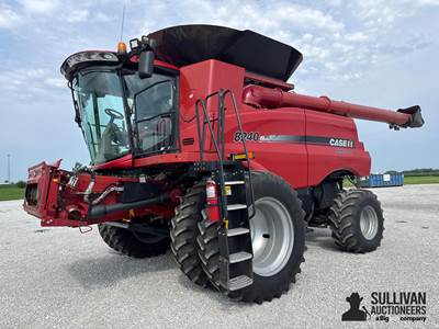 2016 Case IH 8240 4WD Combine