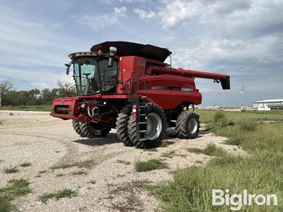 2016 Case IH 8240 Axial-Flow 2WD Combine