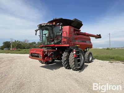 2015 Case IH 8240 Axial-Flow 2WD Combine