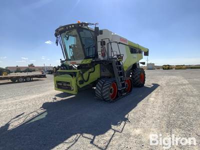 2022 CLAAS Lexion 7500TT Combine