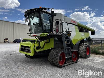2022 CLAAS Lexion 7500TT Combine