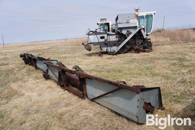 Gleaner F2 & G Combines For Parts