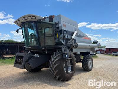 2008 Gleaner R65 Combine