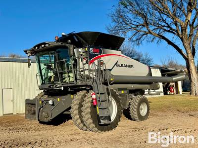 2016 Gleaner S96 Super Series 2WD Combine
