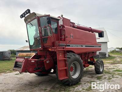 International 1480 Combine