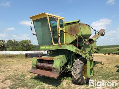1966 John Deere 105 Combine